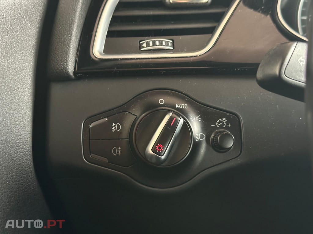 Audi A4 Avant 2.0 TDI Business Line S-line