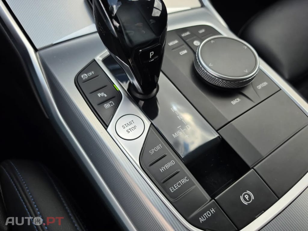BMW 330 e Pack M Auto — fotografia 20