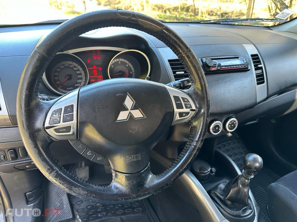 Mitsubishi Outlander 2.0 DI-D Intense 4WD