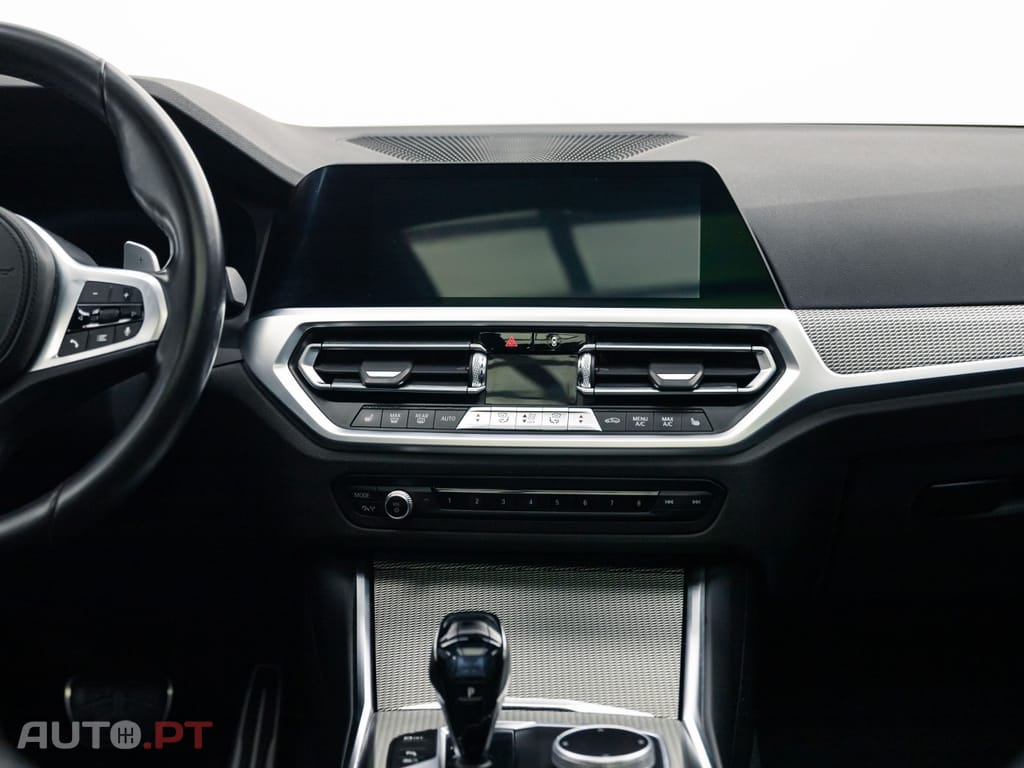 BMW 330 e iPerformance Pack M