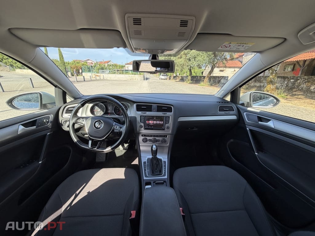 Volkswagen Golf 1.6 TDi Confortline DSG