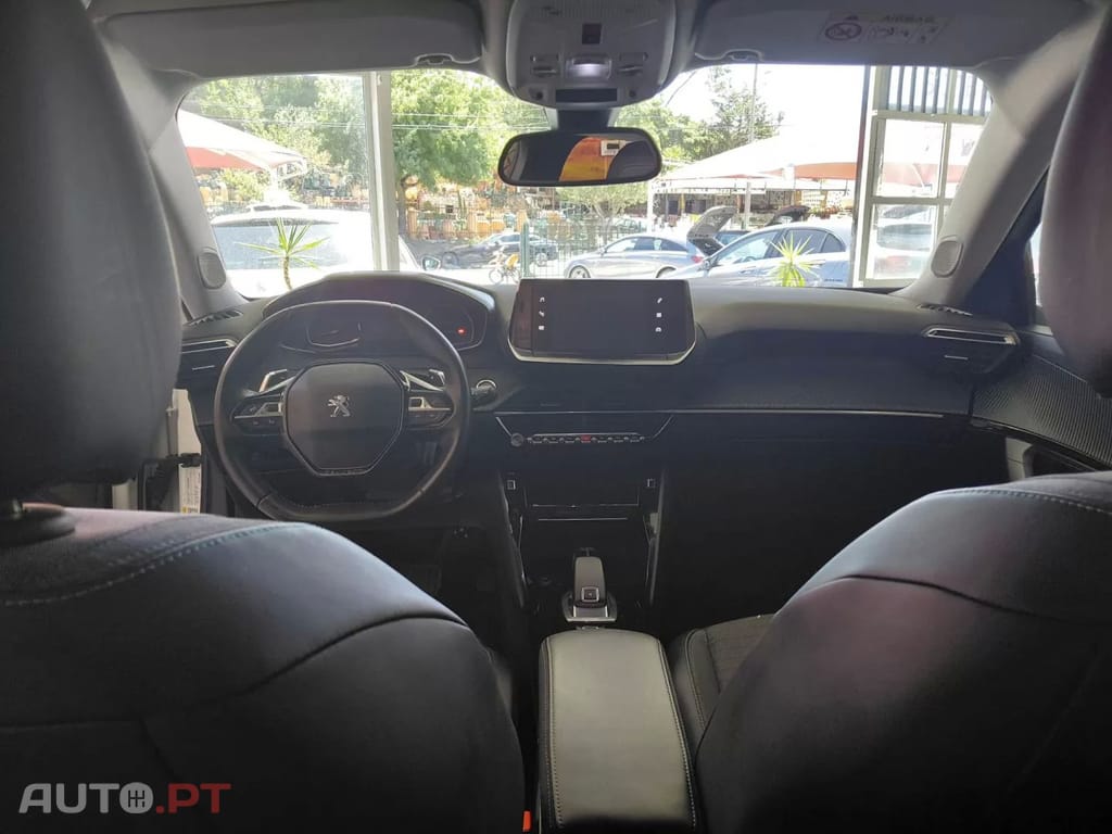 Peugeot 2008 PureTech 130 Allure Pack