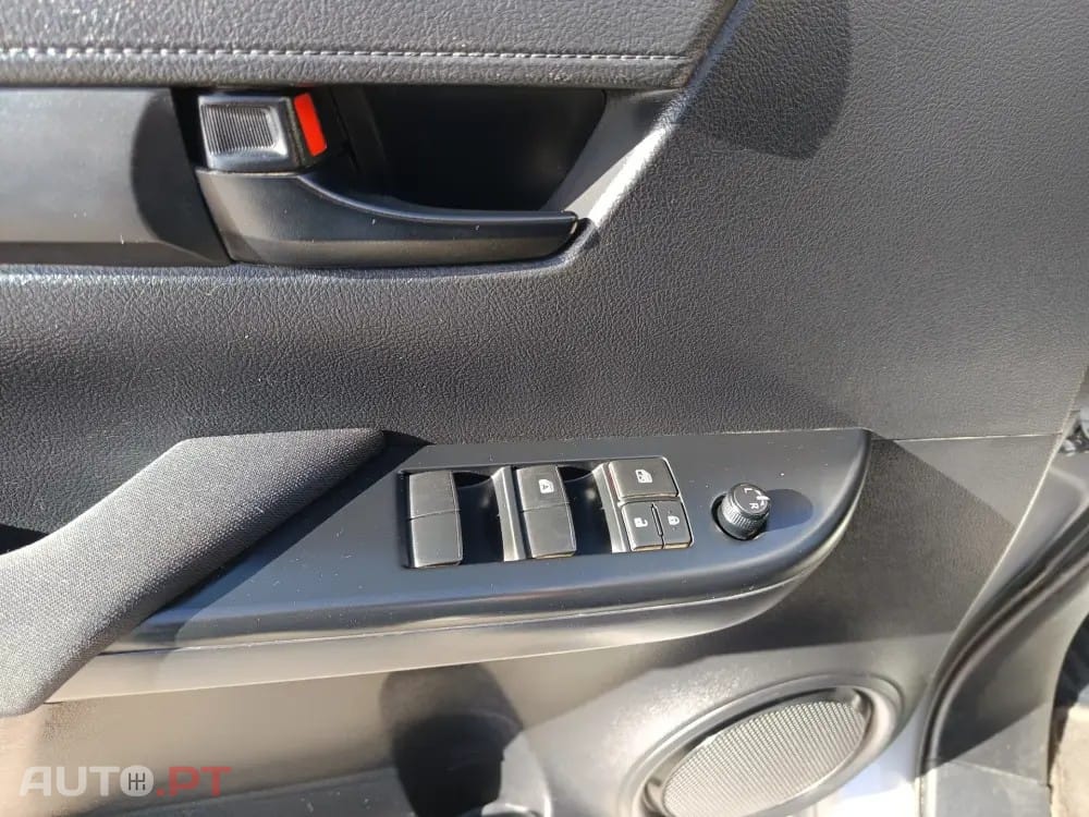 Toyota Hilux 2.4 D-4D 4WD Challenge