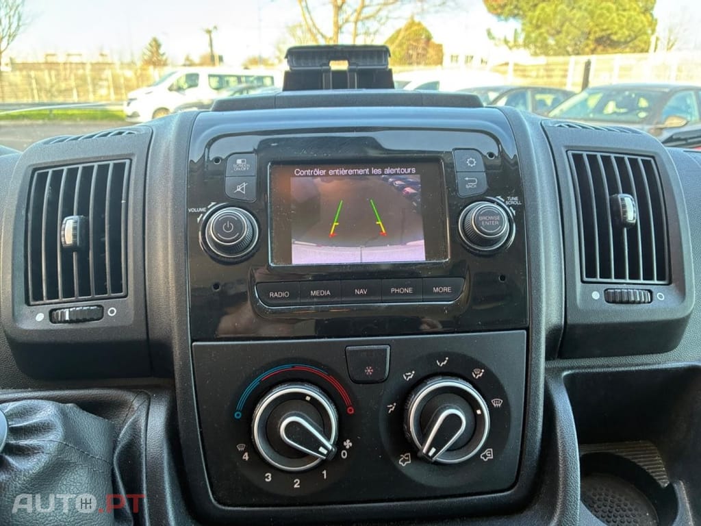 Peugeot Boxer 2.0 BlueHDi 335 L3H2 Premium