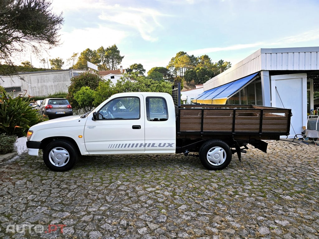 Toyota Hilux 2.4 D LN150LT CE