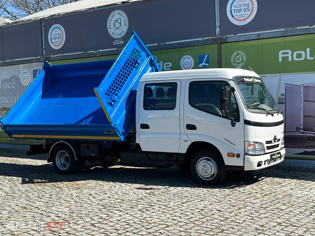 Toyota Dyna 3.0 D4D  6 LUGARES BASCULA