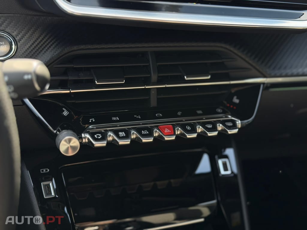 Peugeot E-2008 50 kWh GT