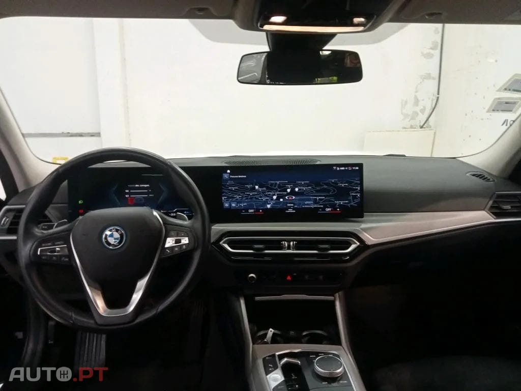 BMW 320 e Touring Auto