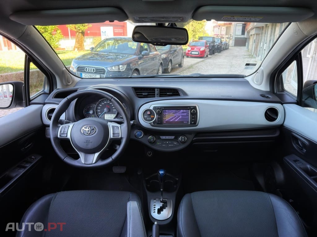 Toyota Yaris 1.5 HSD Comfort +P.Style+Navi