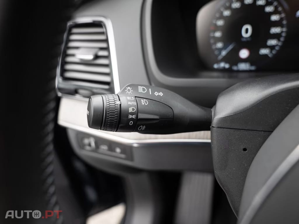 Volvo XC90 T8 Plus  I.V.A DEDUTIVEL
