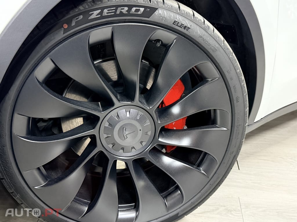Tesla Model Y Performance Tração Integral