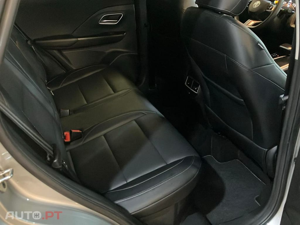 MG ZS 1.5 Hybrid+ Luxury