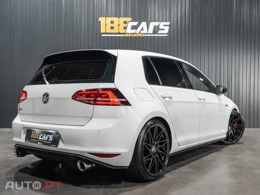 Volkswagen Golf GTI Performance BlueMotion DSG