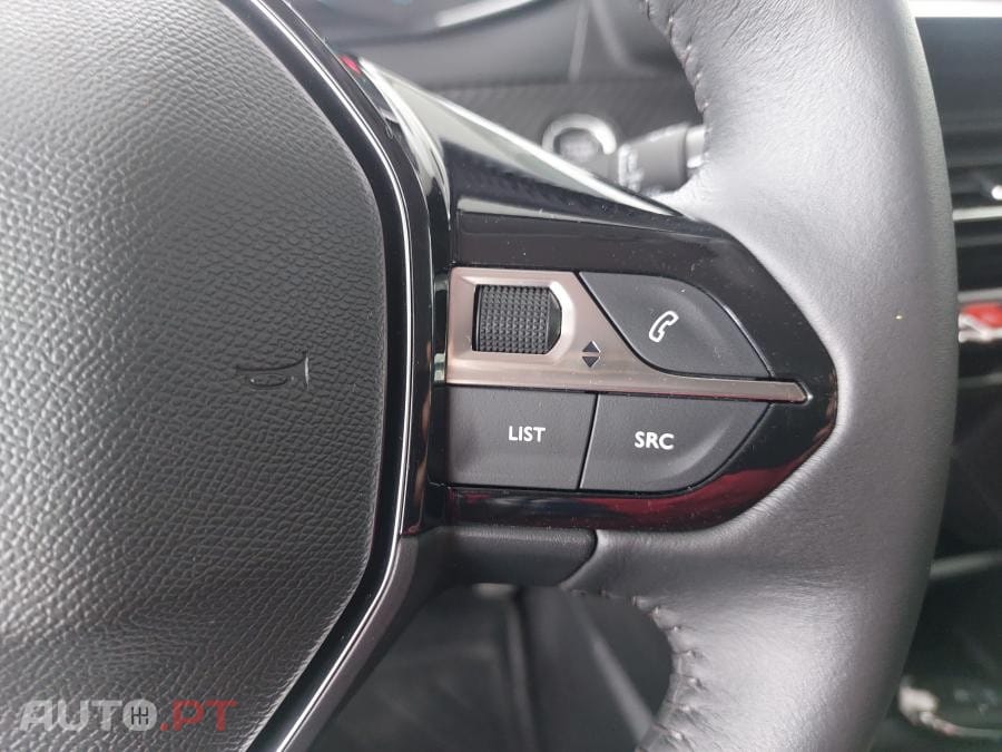Peugeot E-208 50 kWh Active