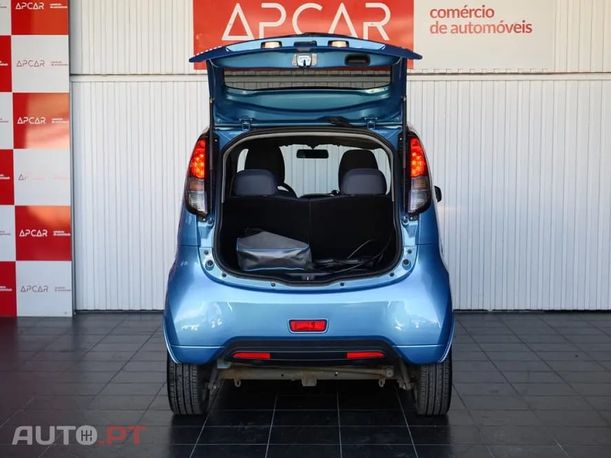 Peugeot iOn Active