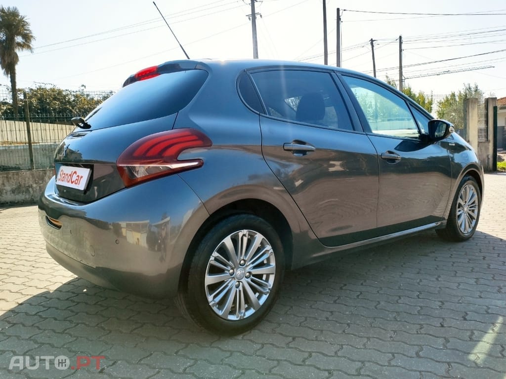 Peugeot 208 1.6 BlueHDi Style