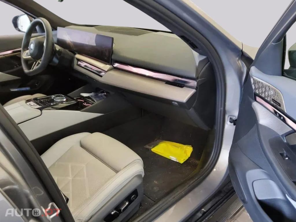 BMW 550 e LIMOUSINE xDRIVE M SPORT 