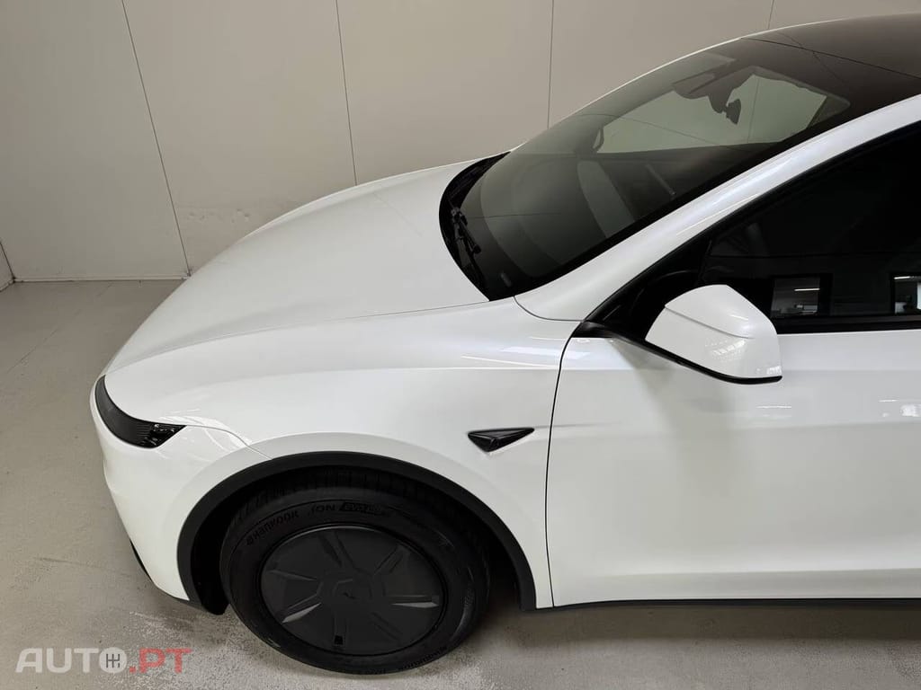Tesla Model Y Standard Range