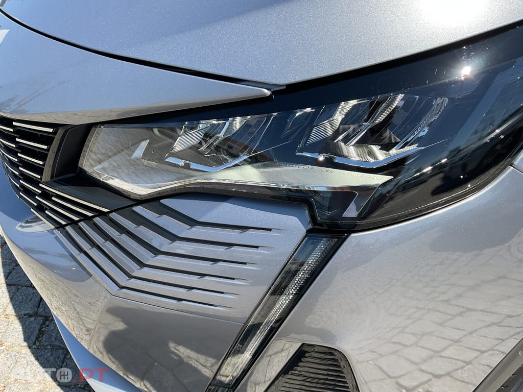 Peugeot 3008 1.6 Hybrid Allure e-EAT8