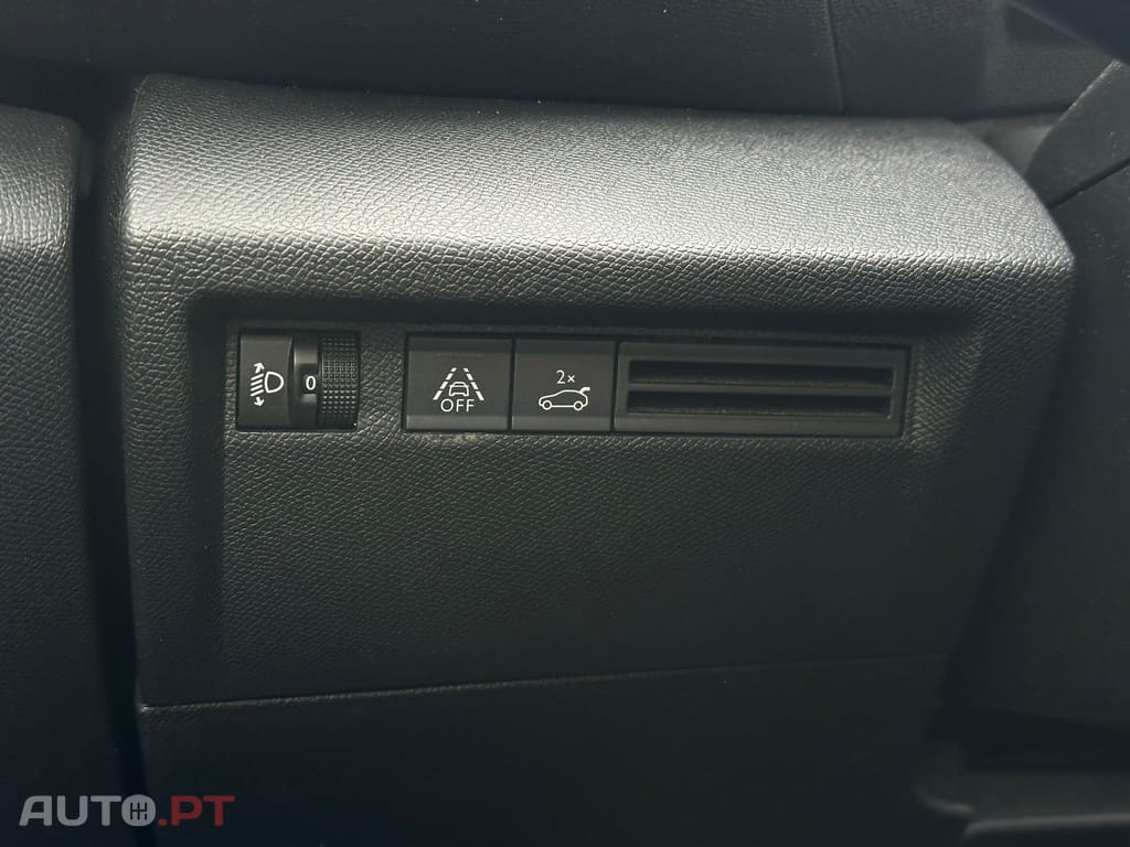 Citroen C4 X 1.2 PureTech Shine EAT8