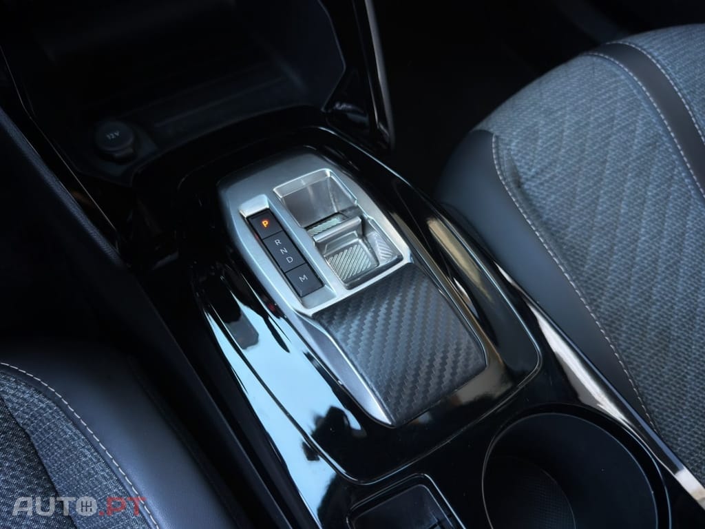 Peugeot 2008 1.2 Hybrid Allure e-DCS6