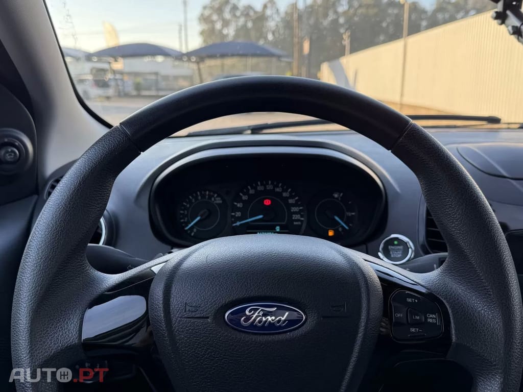 Ford KA 1.2 Ti-VCT White & Black Edition