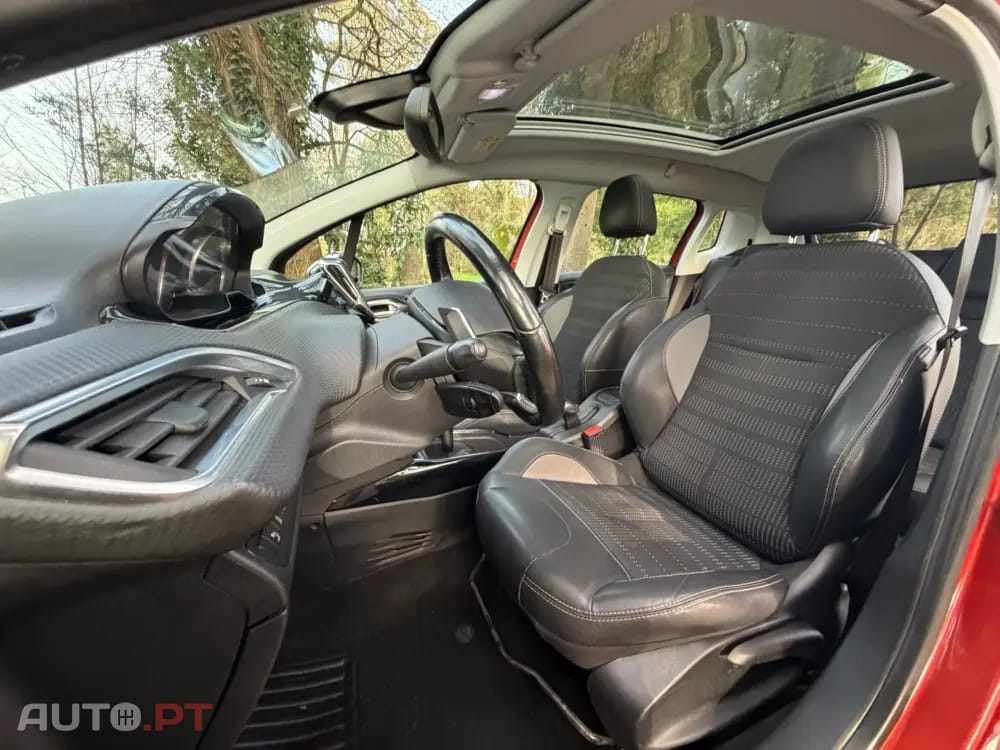 Peugeot 2008 1.2 PureTech Allure EAT6