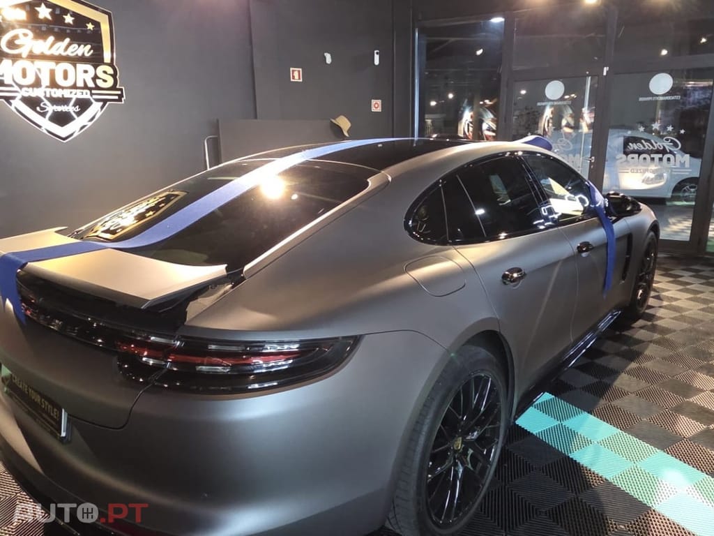 Porsche Panamera 4 E-Hybrid