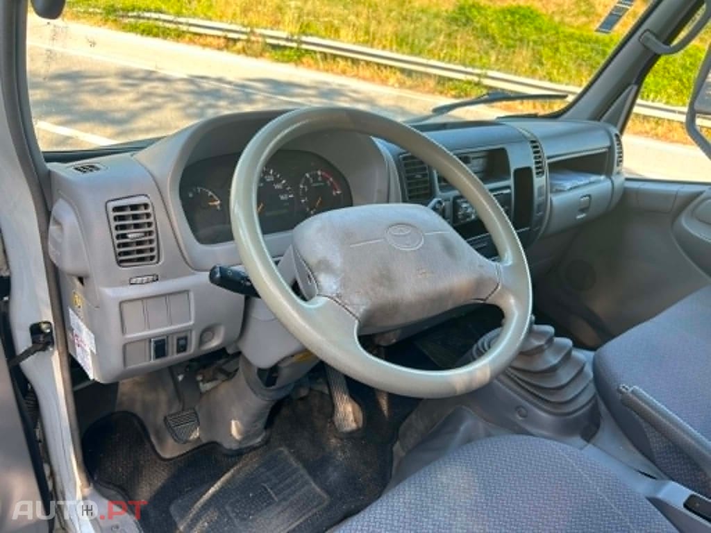 Toyota Dyna M35.25 3.0D-4D Contentor térmico