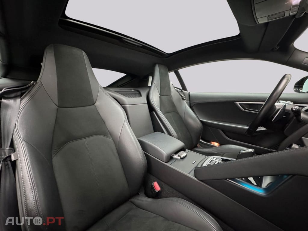 Jaguar F-Type CoupeR-Dynamic 300