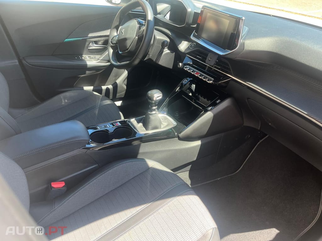 Peugeot 2008 1.2 PureTech Allure