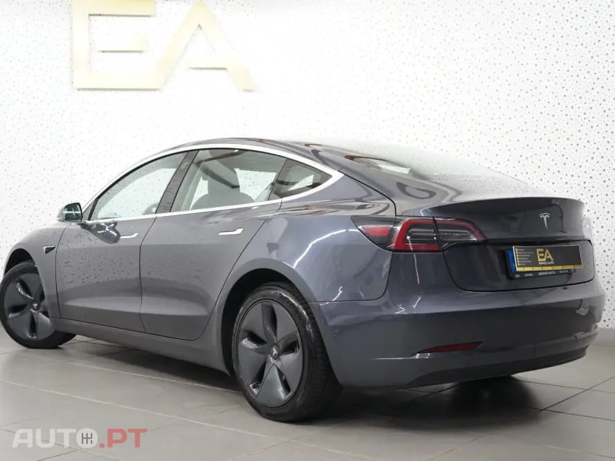 Tesla Model 3 Standard Range Plus RWD