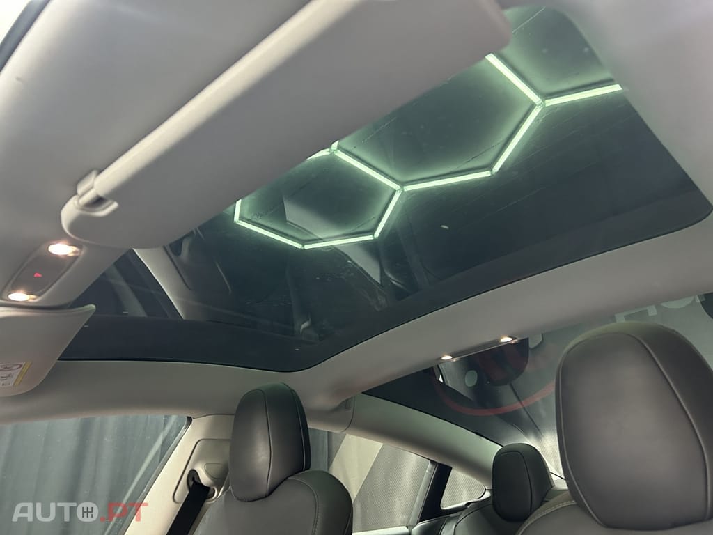 Tesla Model 3 Tração Traseira Standard