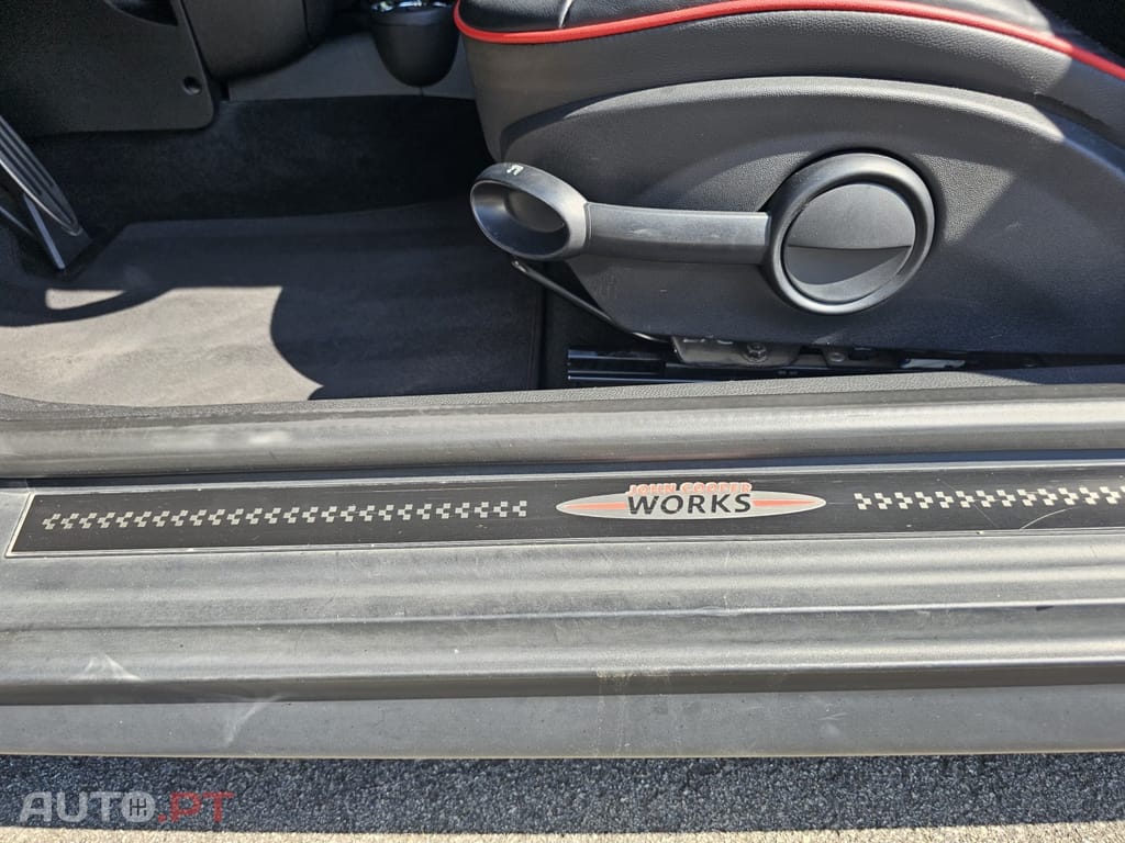 MINI Cabrio John Cooper Works
