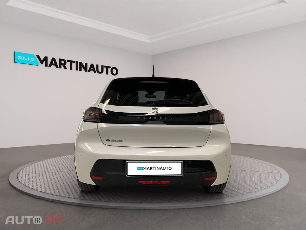 Peugeot E-208 50 kWh Allure Pack