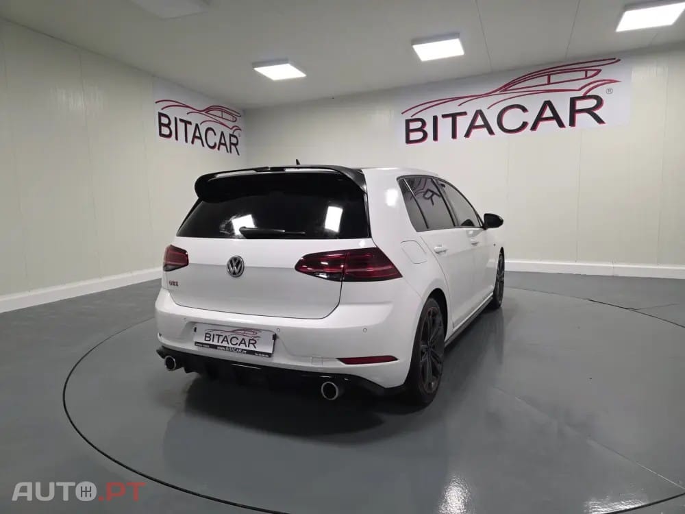 Volkswagen Golf 2.0 TSI GTI DSG Performance