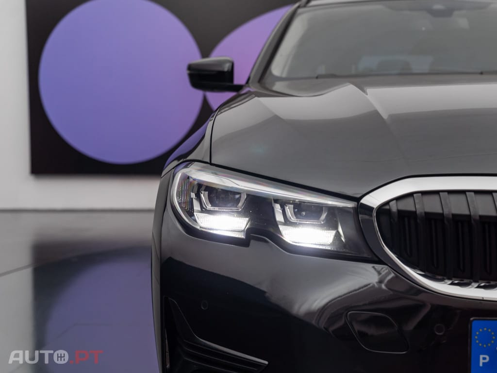 BMW 330 e Auto
