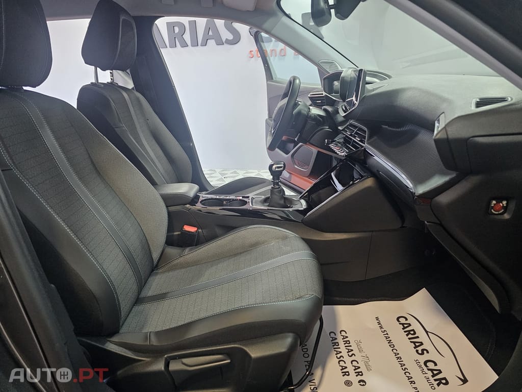 Peugeot 2008 1.2 PureTech Allure