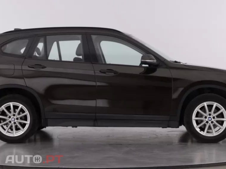 BMW X1 16 d sDrive — fotografia 7