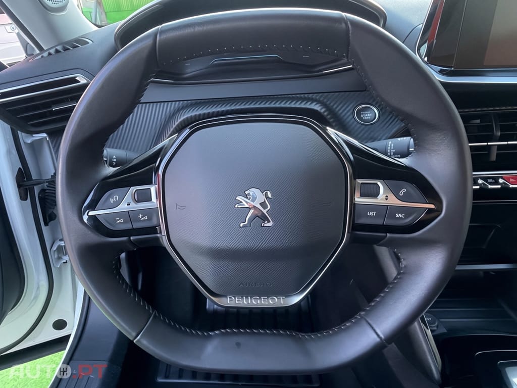 Peugeot E-2008 50 kWh Style