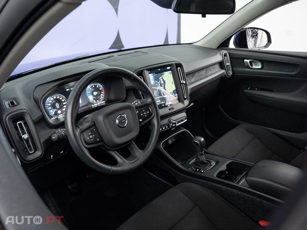 Volvo XC40 1.5 T2 Momentum Core