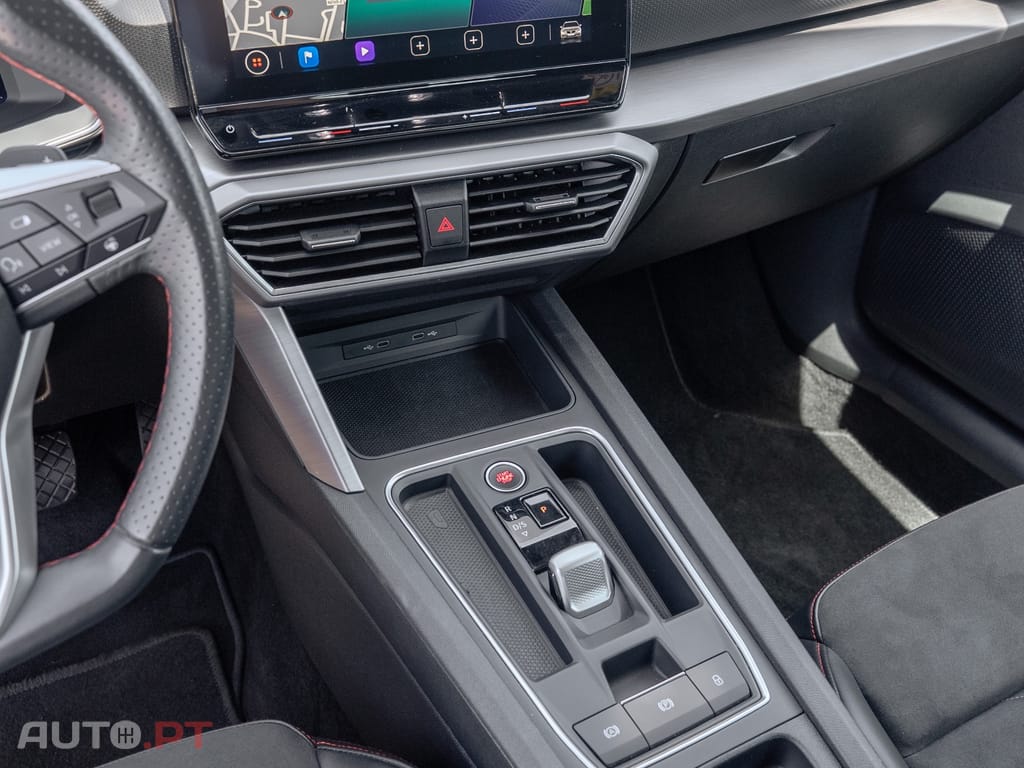 Seat Leon ST 1.5 e-Hybrid DSG FR Black Edition