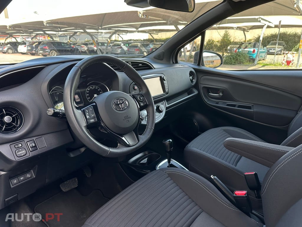 Toyota Yaris 1.5 HSD Comfort +P.Style+P.Techno