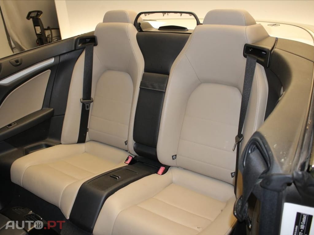 Mercedes-Benz E 220 CDi BlueEfficiency Auto