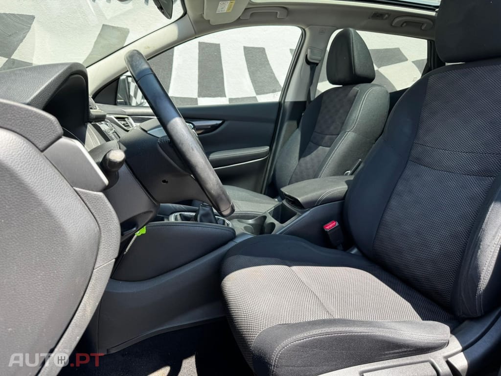 Nissan Qashqai 1.2 DIG-T N-Connecta PS Xtronic