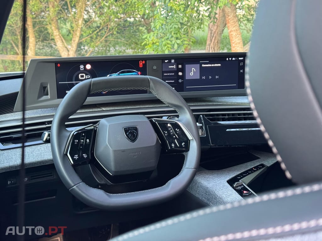 Peugeot 3008 1.2 Hybrid Allure e-DCS6