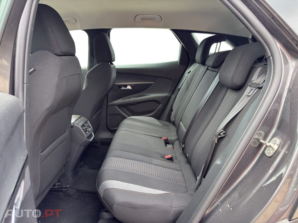 Peugeot 3008 PureTech 130 Stop & Start GPF EAT8 Active Business-Pack