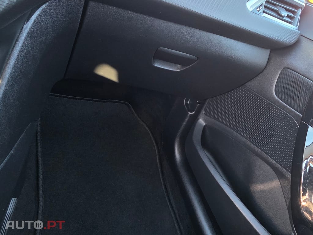 Peugeot 208 1.2 STYLE