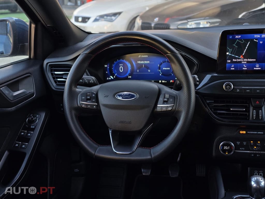 Ford Focus 1.0 EcoBoost Hybrid ST-LINE