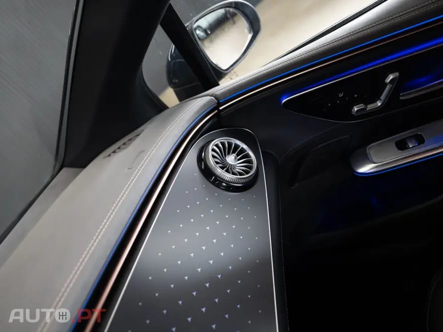 Mercedes-Benz EQE 300 Electric Art